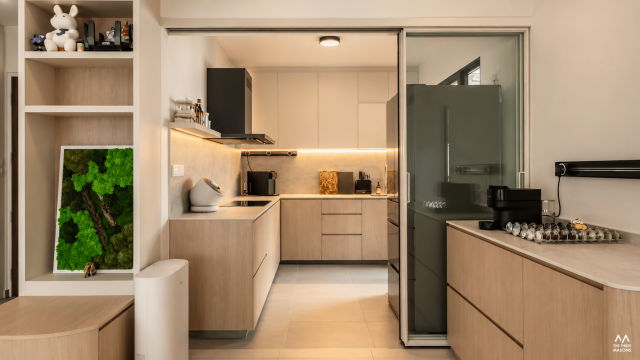442A Northshore 442A Northshore HDB kitchen with beige cabinetry, dark countertops and integrated appliances